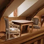 La Maison De Lucie מלון