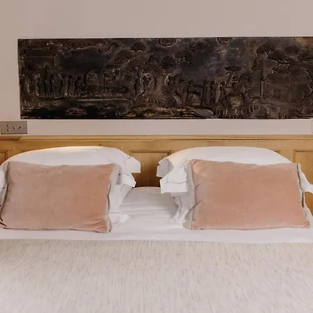 Отель La Maison De Lucie Онфлёр