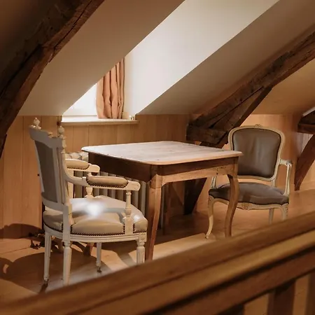 La Maison De Lucie מלון