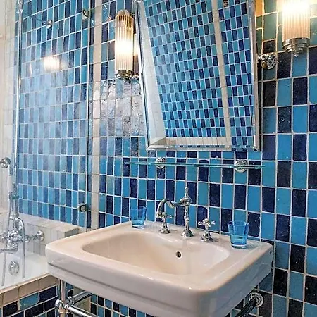 La Maison De Lucie מלון 3*