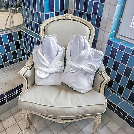 La Maison De Lucie 3* הונפלר