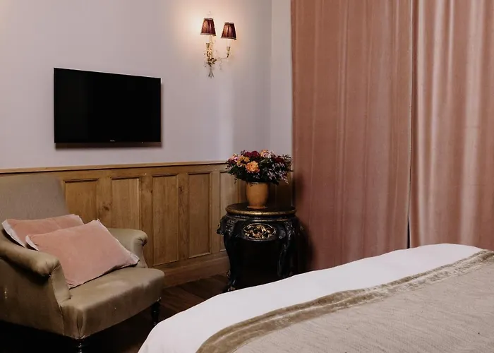 Hotel La Maison De Lucie 3*