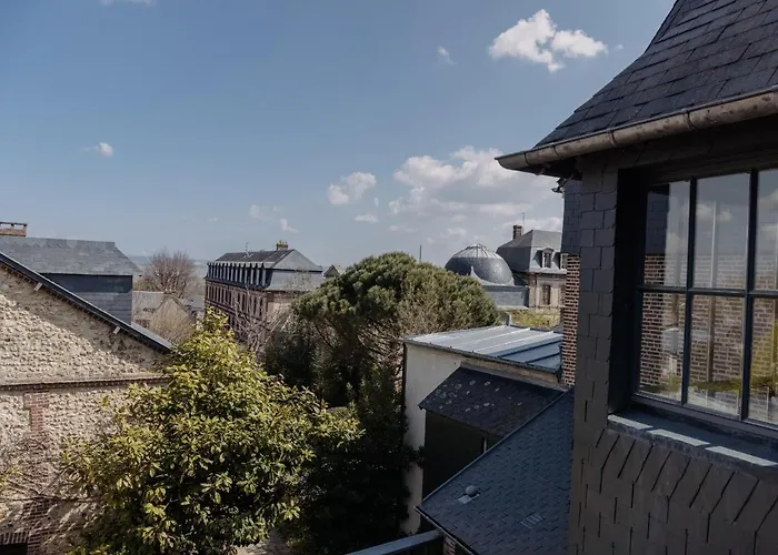 호텔 La Maison De Lucie 3*