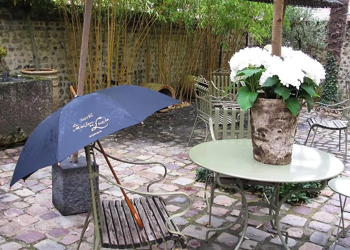 Hotel La Maison De Lucie 3*